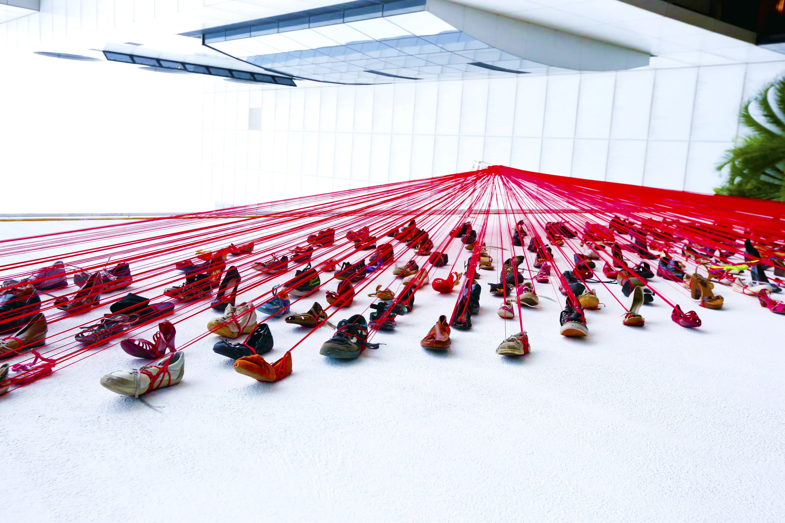 CHIHARU SHIOTA–塩田千春